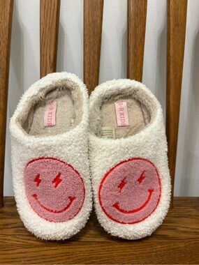 S+R Kids Girls Smiley Face Faux Fur Slippers Size 3 Little Kid Pink White